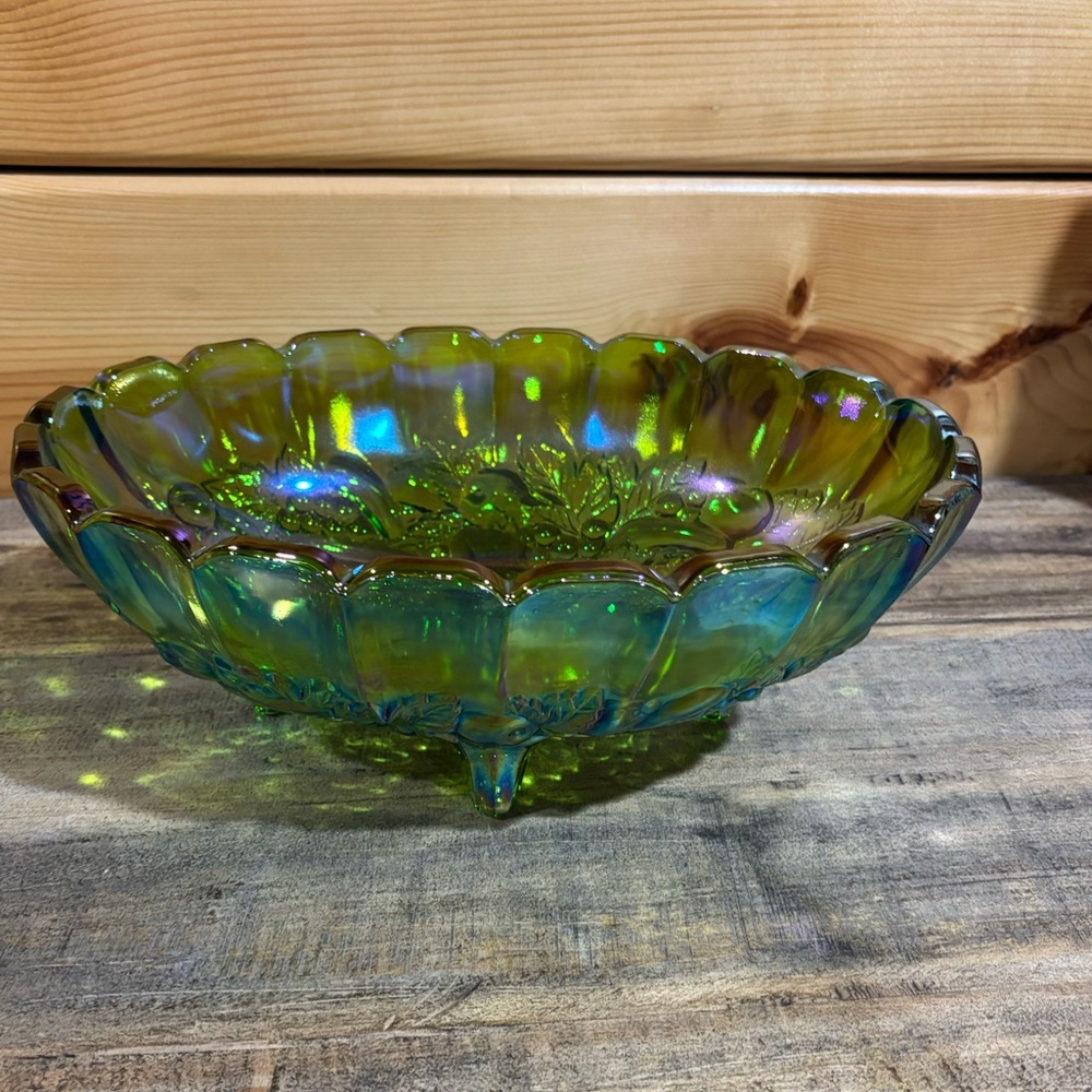 Vintage Indiana Glass Iridescent Green‎ Carnival Glass Bowl - Picture 2 of 12